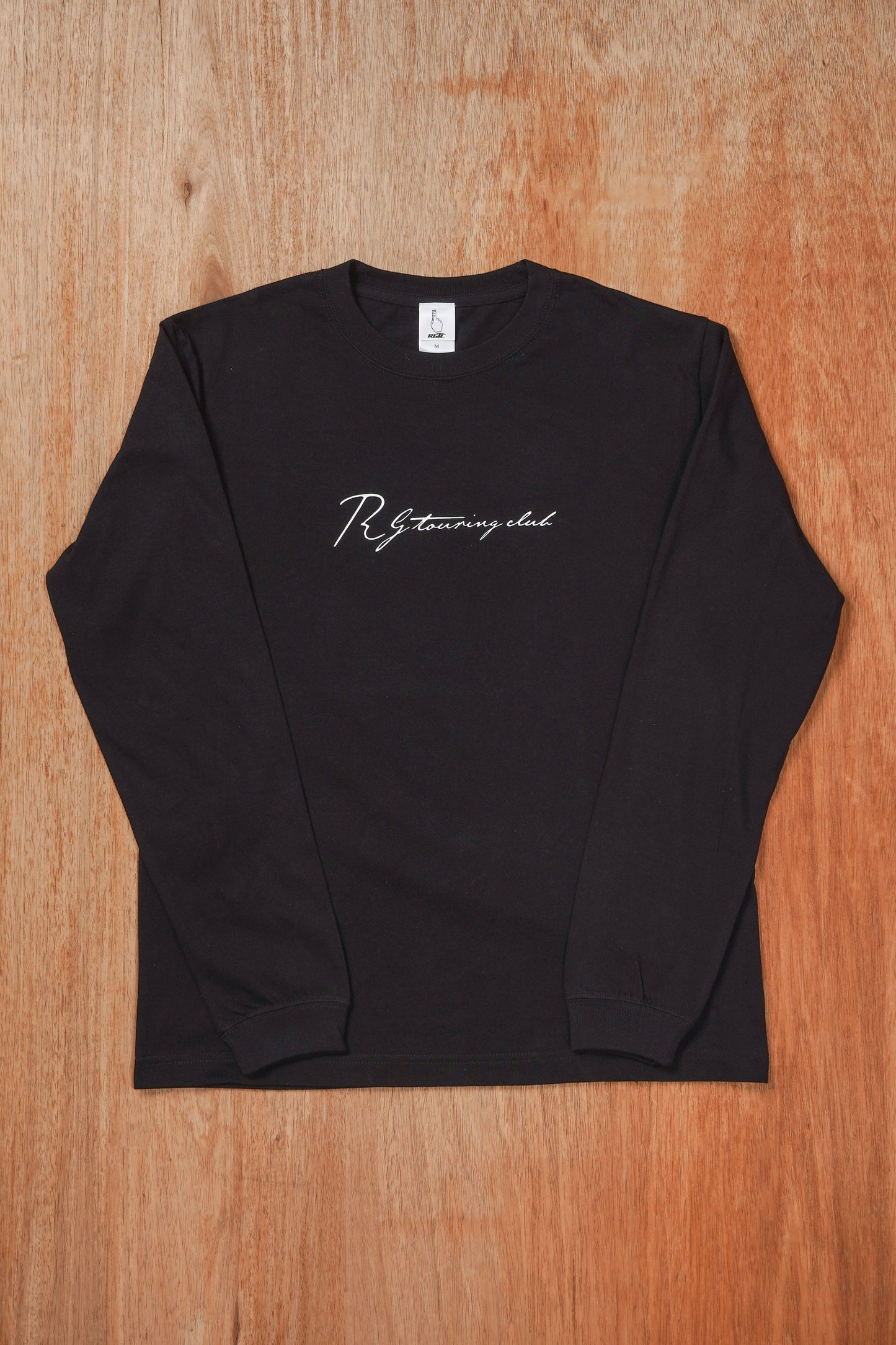 RGTC ロングTシャツ 胸には筆記体ロゴ、背中には定番の指がプリントされております 黒