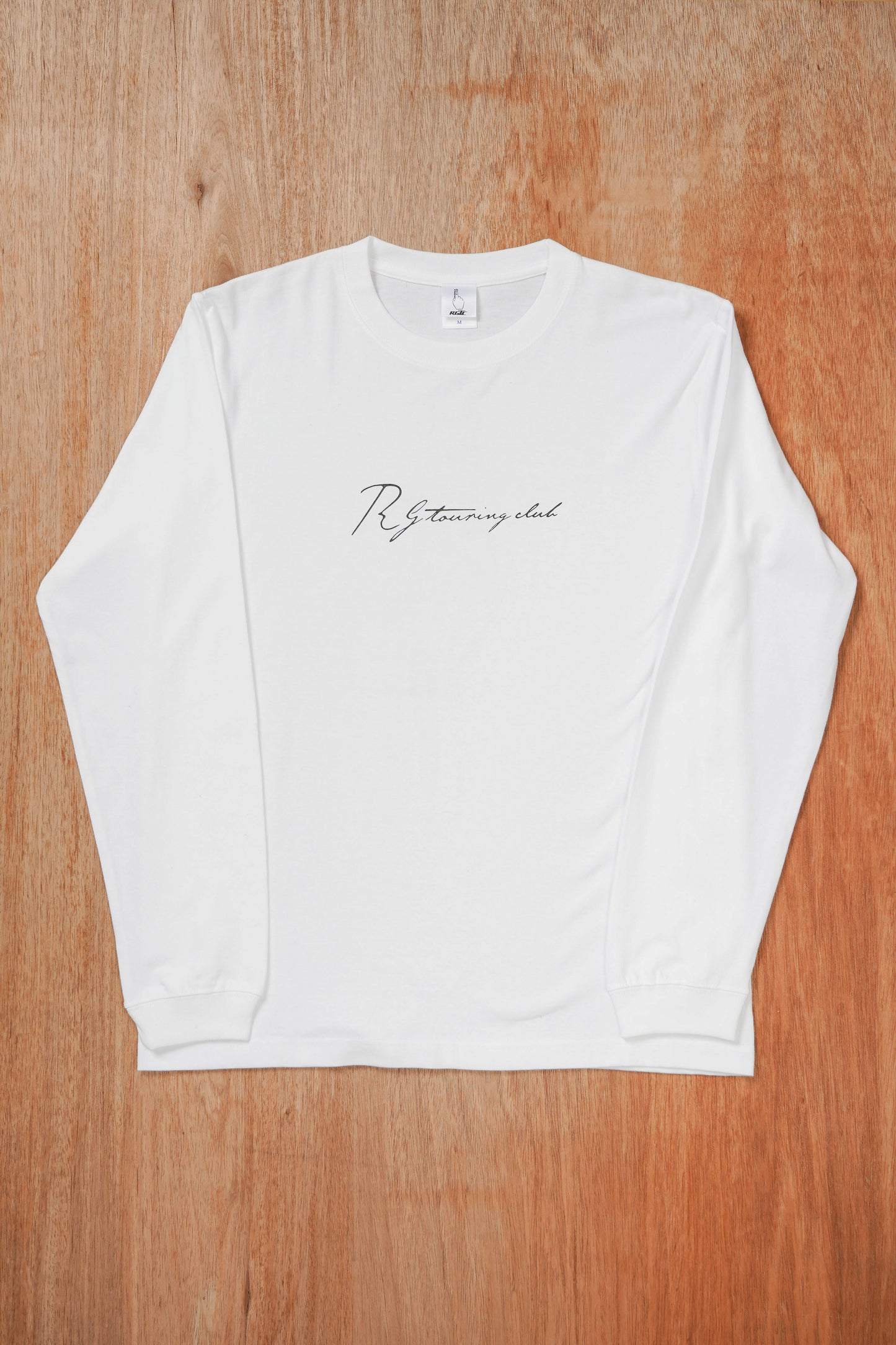 RGTC ロングTシャツ 胸には筆記体ロゴ、背中には定番の指がプリントされております 白