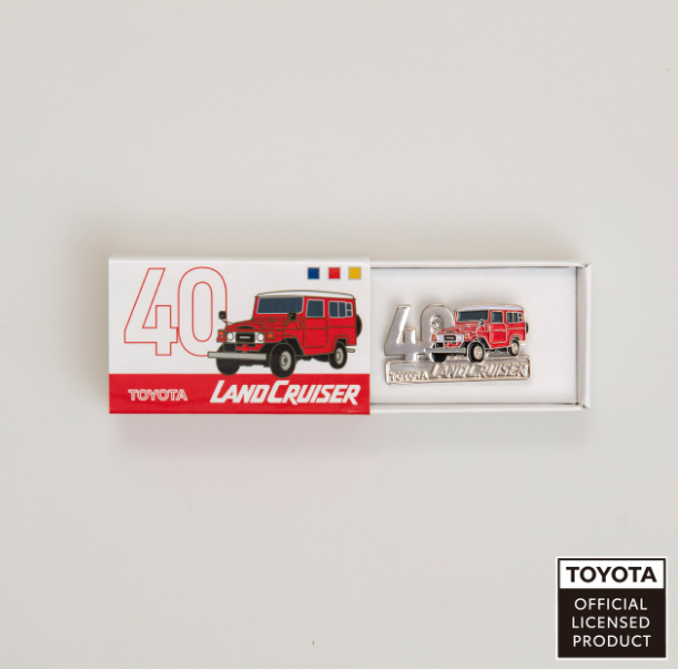 TOYOTA　ピンバッジ　ランドクルーザー40（ブルー・イエロー・レッド）