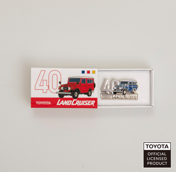 TOYOTA　ピンバッジ　ランドクルーザー40（ブルー・イエロー・レッド）